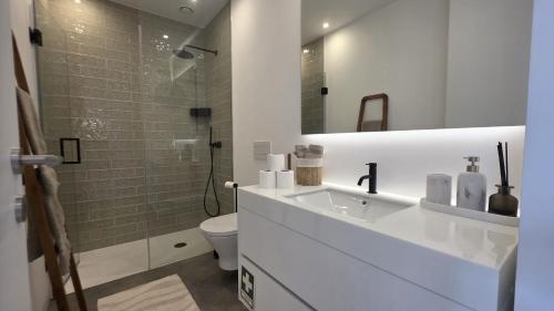 A Proa do Moliceiro WHITE 405 - Main Avenue