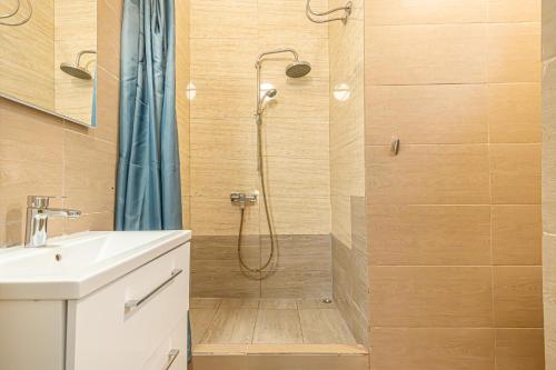 Simple Apt, with full kitchen Wiener Stadthalle