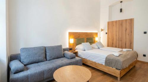 Simple Apt, with full kitchen Wiener Stadthalle