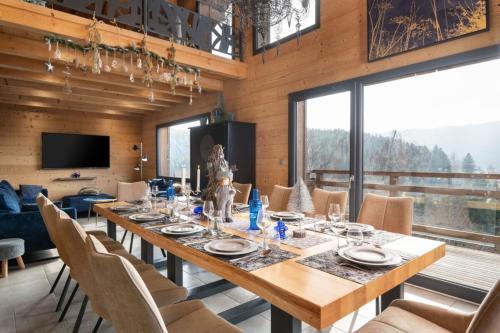 Chalet Le Carnotzet Luxury Chalet with Covered Hot Tub Panoramic Sauna