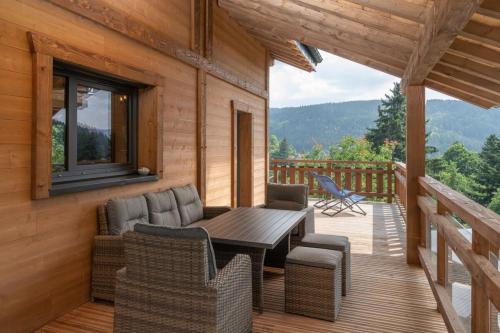 Chalet Le Carnotzet Luxury Chalet with Covered Hot Tub Panoramic Sauna
