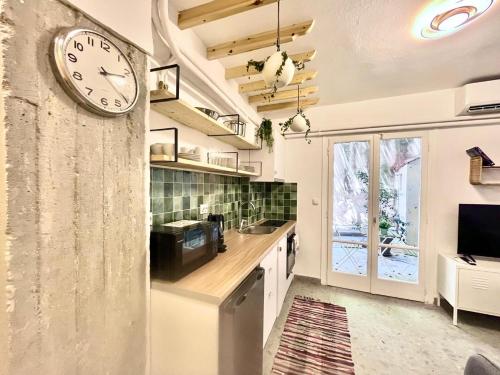 New lower level Eco apartment in Pagkrati -1