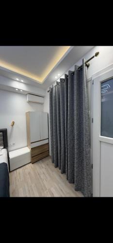 Aggelos Room 5