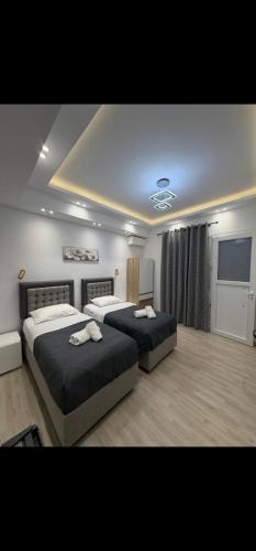 Aggelos Room 5