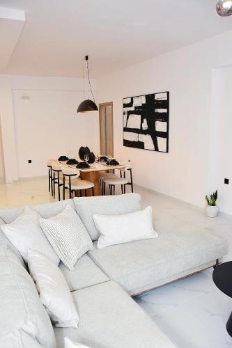 Luxury City Apartment, 3 bedrooms 3 baths, Chania