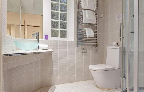 Modern 2BD Apartment 14 mins to the Eiffel Tower