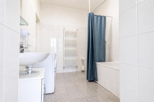 Comfortable Two Bedroom Apartment for Long Stays