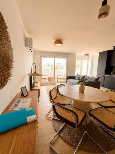 Modern Beach- Side Appart in edificio Sotomar La Carihuela -Torremolinos