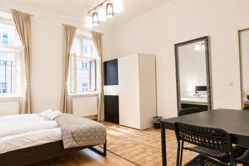 Spacious Two Bedroom Apartment Near Wiener Stadthalle