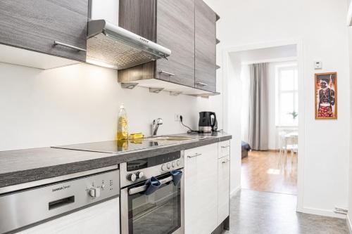 Stylish 2BR Stay Near Wiener Stadthalle & Suitable for Long Stays