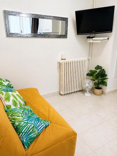 Nice centre- small pied-a-terre near beaches
