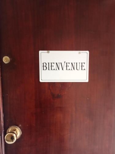 Nice centre- small pied-a-terre near beaches