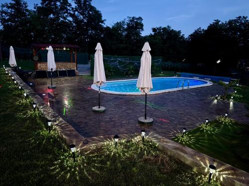 Wildflower Oasis tesisinde veya buraya yakın yüzme havuzu