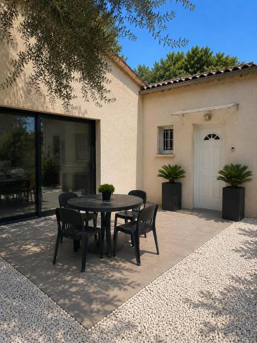 3km Festival villa 4 chambres-jardin piscine - 3parking TRAMWAY