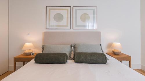 2BDR Lisbon's Historic Baixa Escape by LovelyStay