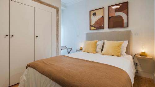 2BDR Lisbon's Historic Baixa Escape by LovelyStay