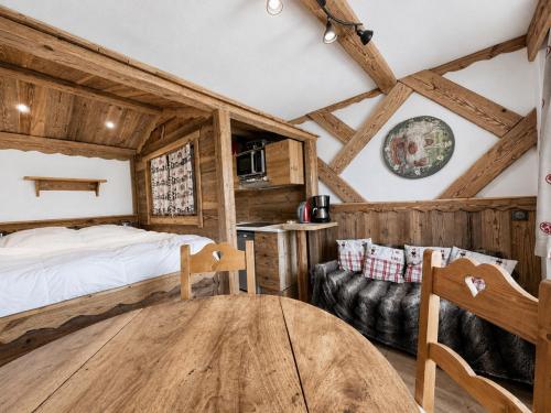 Studio Style Chalet pour 3 Pers, Balcon, Pied des Pistes, Réberty 2000 - FR-1-452-85