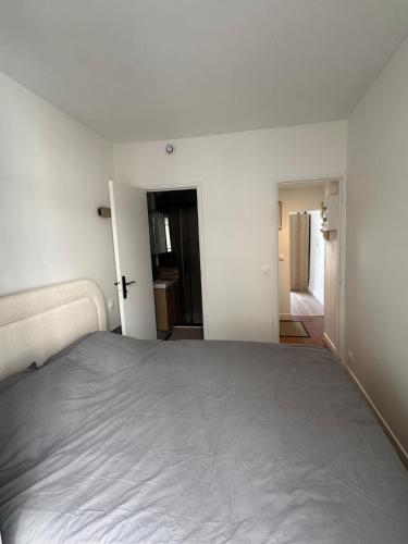 2-room apartment, heart of Montmartre, sleeps 4