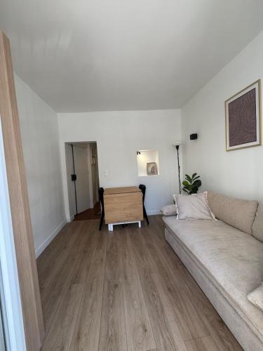 2-room apartment, heart of Montmartre, sleeps 4