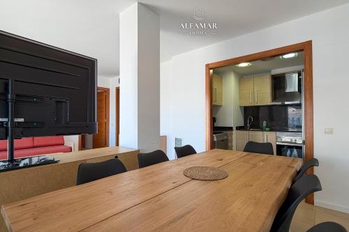 Joie Suite - Modern Apartment with Parking & Pool