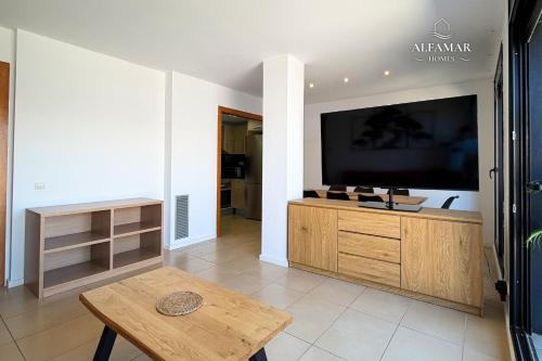 Joie Suite - Modern Apartment with Parking & Pool
