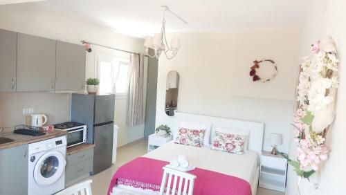 Odysseus Cozy Seaview Studio