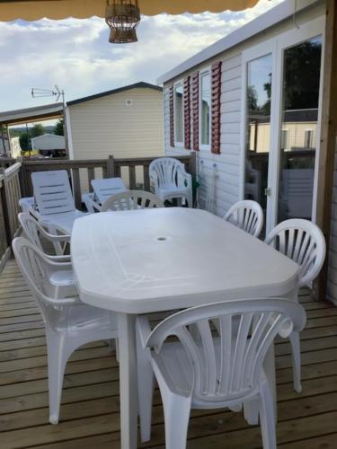 Gallery image of Bungalow 3 chambres 2 sdb in Litteau