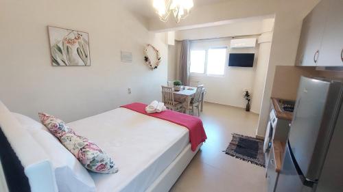 Odysseus Cozy Seaview Studio