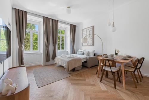 Mariahilf Suites, AC, metro, 7 min to center, shopping