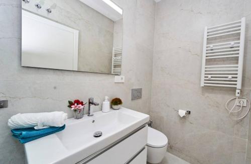 Nerja 1042 Moderno Apartamento centrico