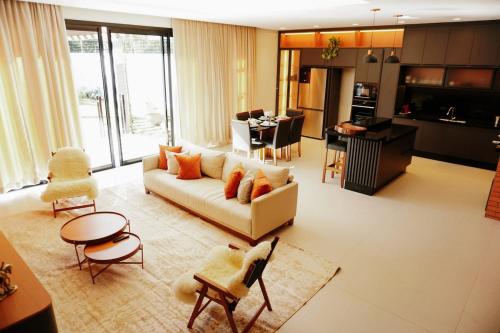 Casa Sienna Pool, wine cellar and gourmet area