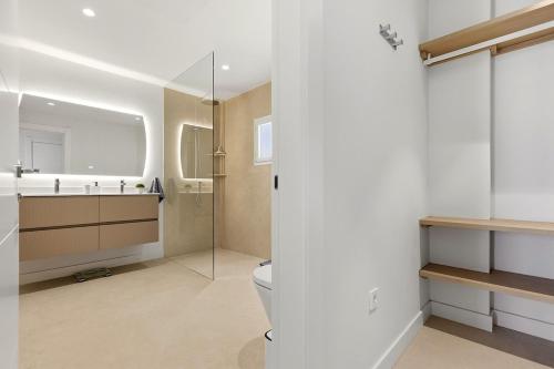 Modern Puerto Banus Frontline Penthouse