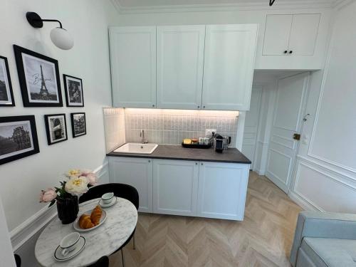 Studio room in the heart of Paris - Rue Montorgueil