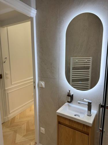 Studio room in the heart of Paris - Rue Montorgueil