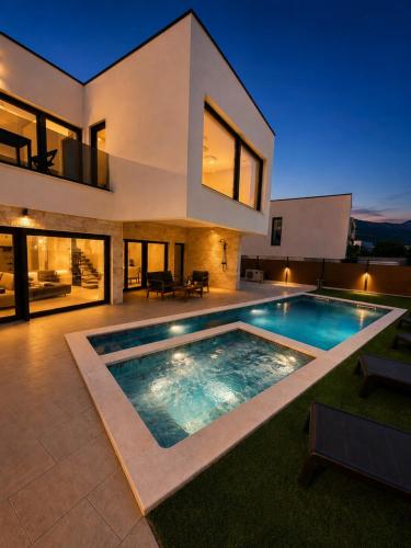 Villa Just be Alive, Sea View, Pool, Gym & Jacuzzi