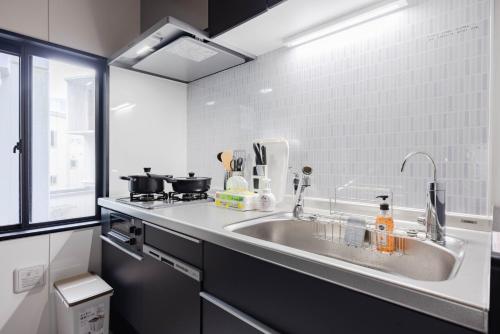 3 Toilets 2 Showers Renovated Shinjuku Large Family Home