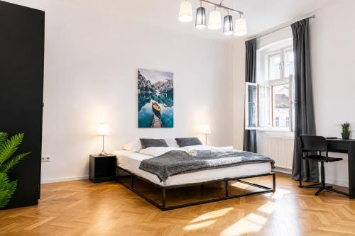 Comfortable 2BR Apartment Near Burggasse