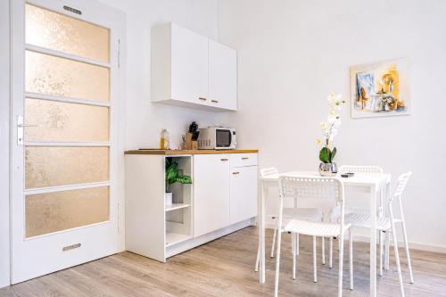 Modern Apartment in Wiener Stadthalle Area