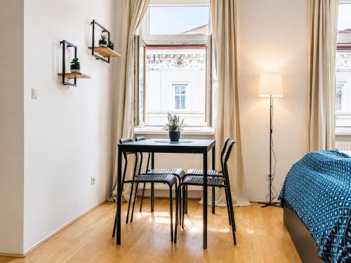 Spacious & Elegant 2BR Apartment Near Wiener Stadthalle