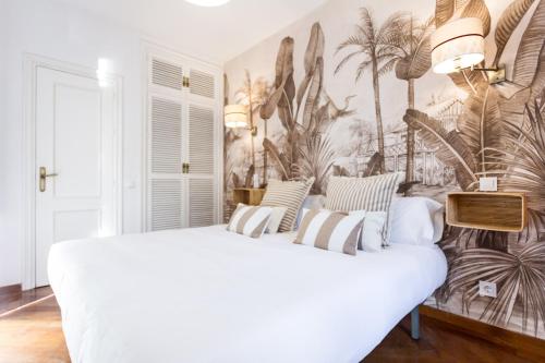 Avenida de la Constitucion by Home at Homes