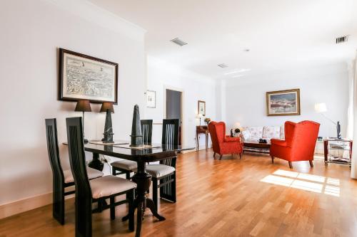 Garcia de Vinuesa Atico by Home at Homes