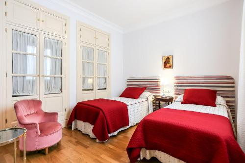 Garcia de Vinuesa Atico by Home at Homes