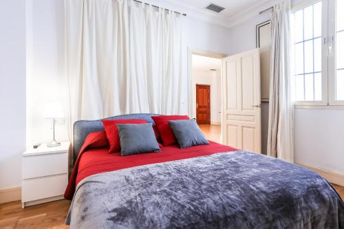 Garcia de Vinuesa Atico by Home at Homes