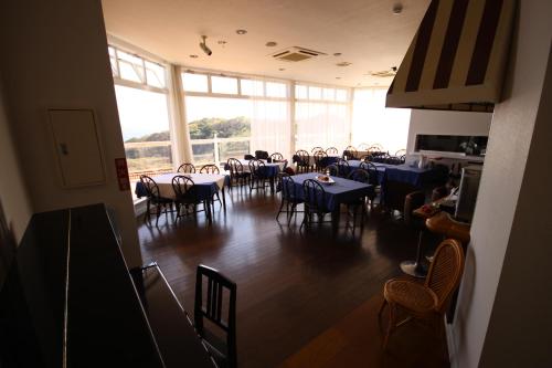 Restaurace v ubytování Hotel Cliffside