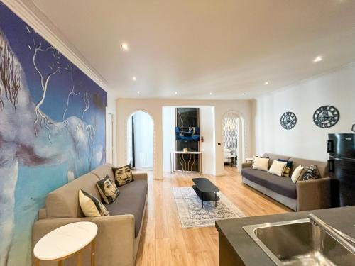 UrbanFlat 105 - Large Apartment in Paris Haussmann Opera