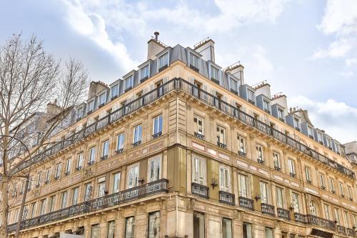 UrbanFlat 105 - Large Apartment in Paris Haussmann Opera