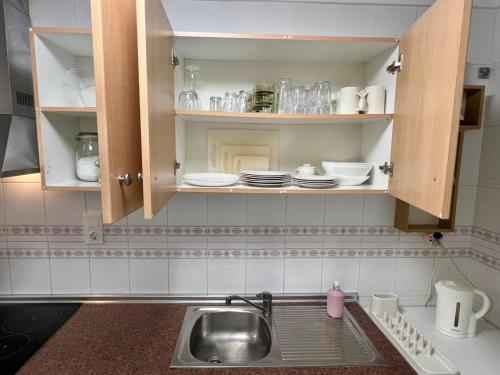 Private Garden Patio & Balcony 2-Bedroom Apartment