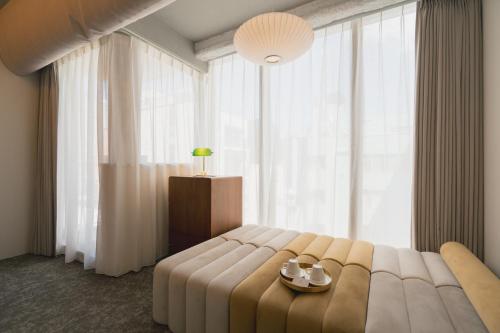 Hotel ON OFF