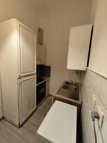 Borgognissanti White