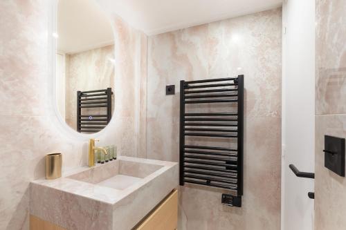 Luxury Apartment with AC in Paris City Center